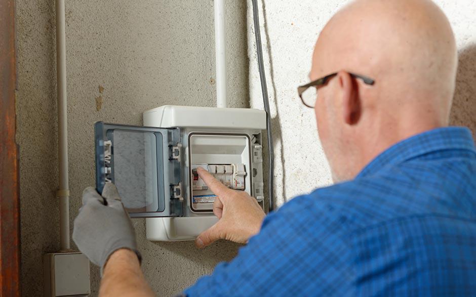 électricien de maintenance Montigny-le-Bretonneux